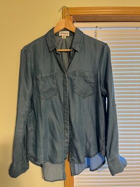 Banana Republic Light Blue Denim-Look Button Shirt